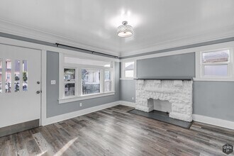 641 W 43rd St in Los Angeles, CA - Building Photo - Building Photo