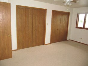 2233 Theodore St in Crest Hill, IL - Building Photo - Building Photo