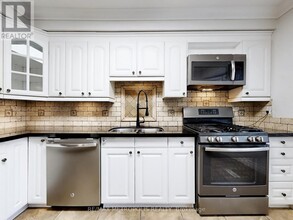 448 Pacific Ave in Toronto, ON - Building Photo - Building Photo