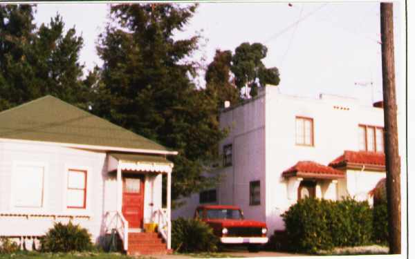 2813 Humbolt Ave in Oakland, CA - Building Photo - Building Photo