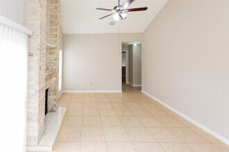 13719 Vira Ln in Houston, TX - Building Photo - Building Photo