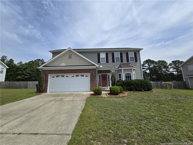 8813 Looking Glass Rd in Linden, NC - Building Photo - Building Photo