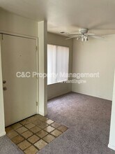 545 Woodside Oaks in Sacramento, CA - Building Photo - Building Photo