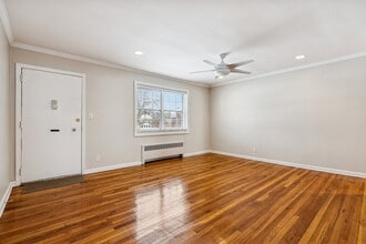 6A W Roselle Ave in Roselle Park, NJ - Building Photo - Building Photo