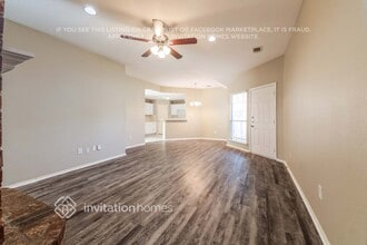 1201 Cypress Ln in Lancaster, TX - Foto de edificio - Building Photo