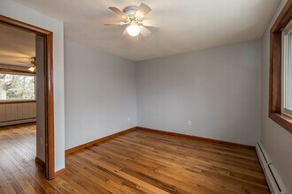 4559 Makyes Rd in Syracuse, NY - Foto de edificio - Building Photo