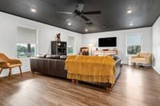 15820 TX-21 in North Zulch, TX - Building Photo - Building Photo