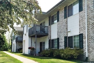 STURGEON BAY APARTMENTS in Sturgeon Bay, WI - Building Photo - Building Photo