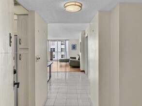 1865 S Ocean Dr in Hallandale Beach, FL - Building Photo - Building Photo