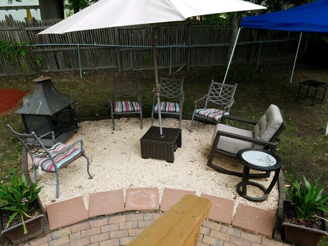 12809 E Shelby Ln, Unit Studio Basement Unit- in Brandywine, MD - Foto de edificio - Building Photo