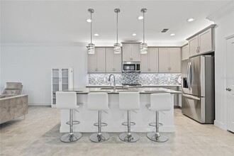 4914 Sienna Isles Ave in Wimauma, FL - Building Photo - Building Photo