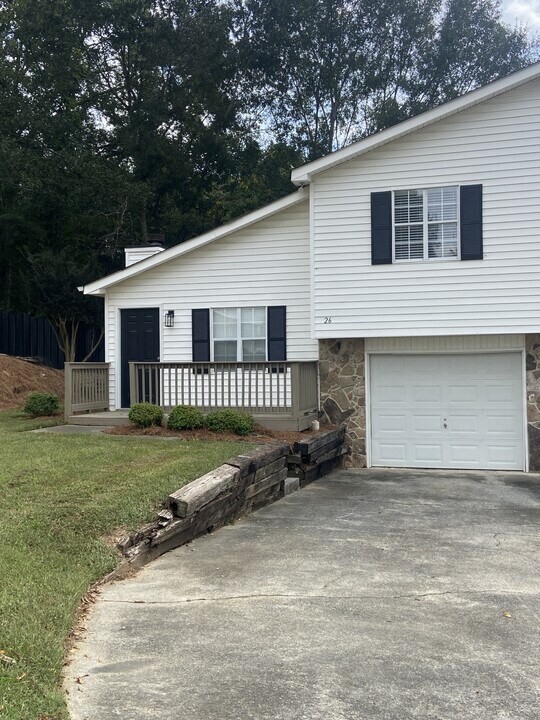 145 Viking Dr in Calhoun, GA - Building Photo