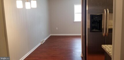 674 High St-Unit -2ND FL in Burlington, NJ - Building Photo - Building Photo