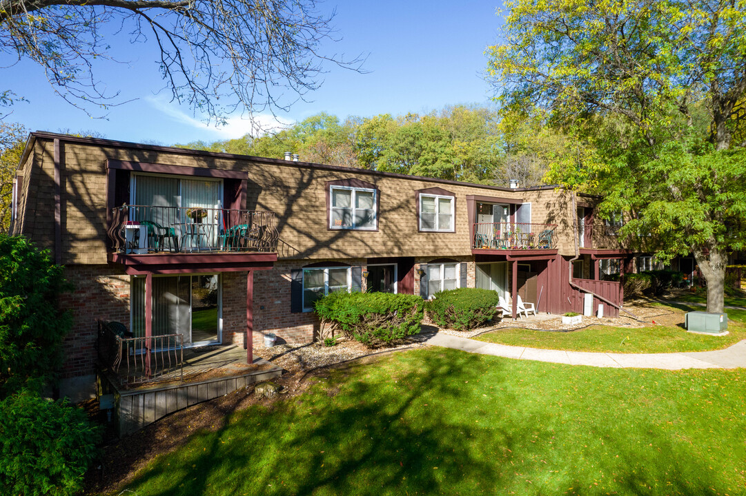 Woodland Reserve Apartments in Madison, WI - Building Photo