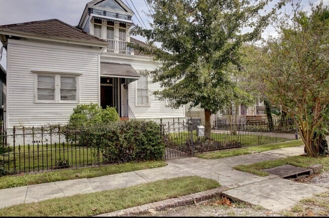 821 Bordeaux St, Unit 821