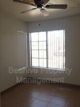 2455 E Broadway Rd in Mesa, AZ - Foto de edificio - Building Photo
