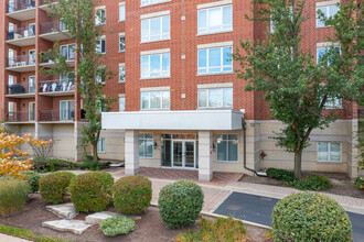 Cumberland Crossing in Chicago, IL - Building Photo - Building Photo