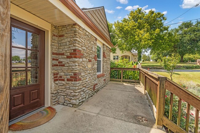 1801 Riverside Dr in Nashville, TN - Building Photo - Building Photo