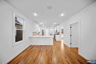 319 William St in Harrison, NJ - Building Photo - Building Photo