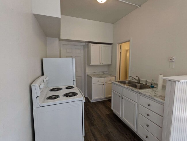 522 Main St, Unit 1 in Pecatonica, IL - Building Photo - Building Photo