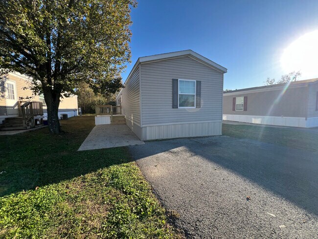 213 Peach St in Hopkinsville, KY - Foto de edificio - Building Photo