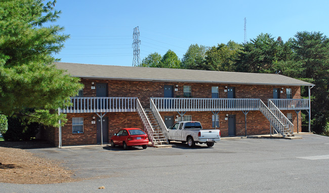 Teakwood Manor Apartments in Winston-Salem, NC - Foto de edificio - Building Photo