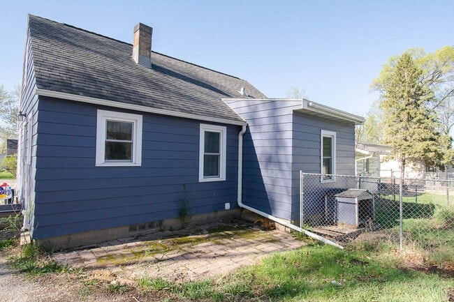 2041 14th St SE in Rochester, MN - Building Photo - Building Photo