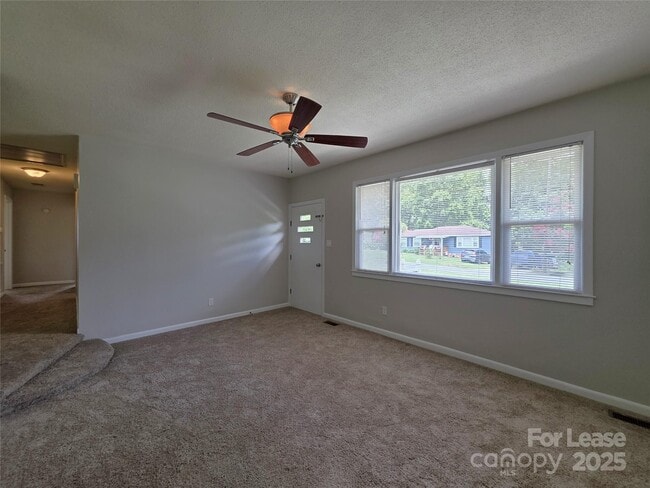 402 E 18th St in Kannapolis, NC - Building Photo - Building Photo