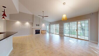 330 N Shore Cir in St. Augustine, FL - Building Photo