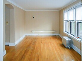 627 W Melrose St, Unit 2 in Chicago, IL - Building Photo