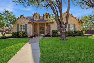 1101 Countryhill Dr in Keller, TX - Building Photo