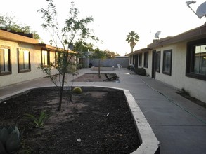 Sunset Acres in Phoenix, AZ - Building Photo - Building Photo