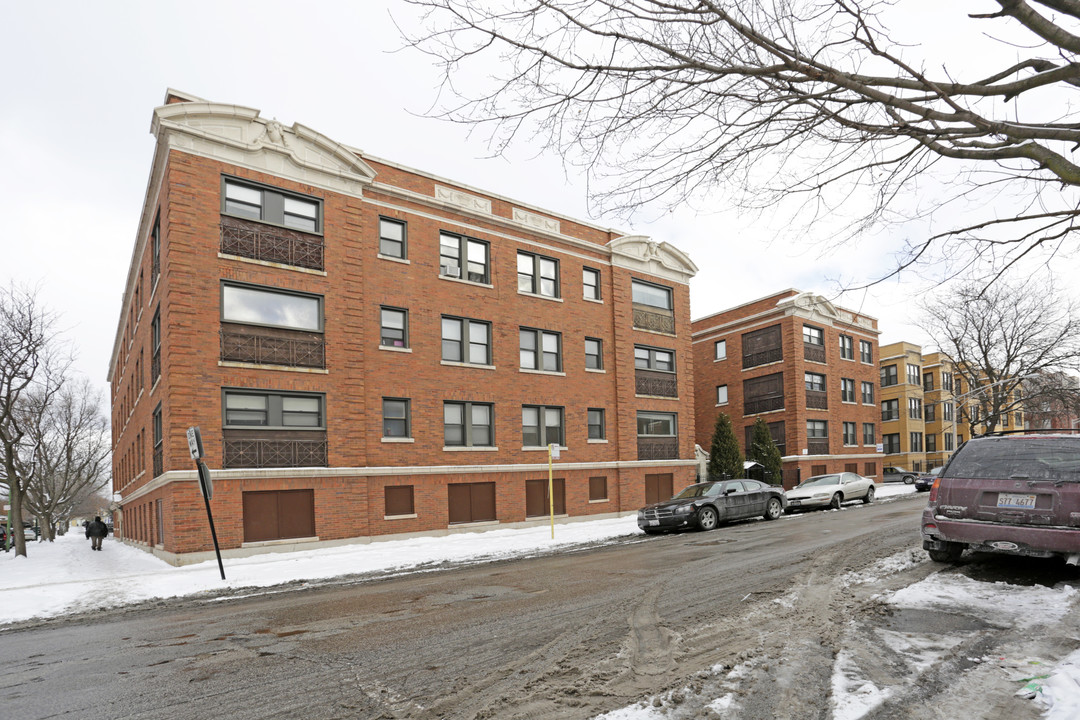 1818-1828 E 72nd St in Chicago, IL - Building Photo