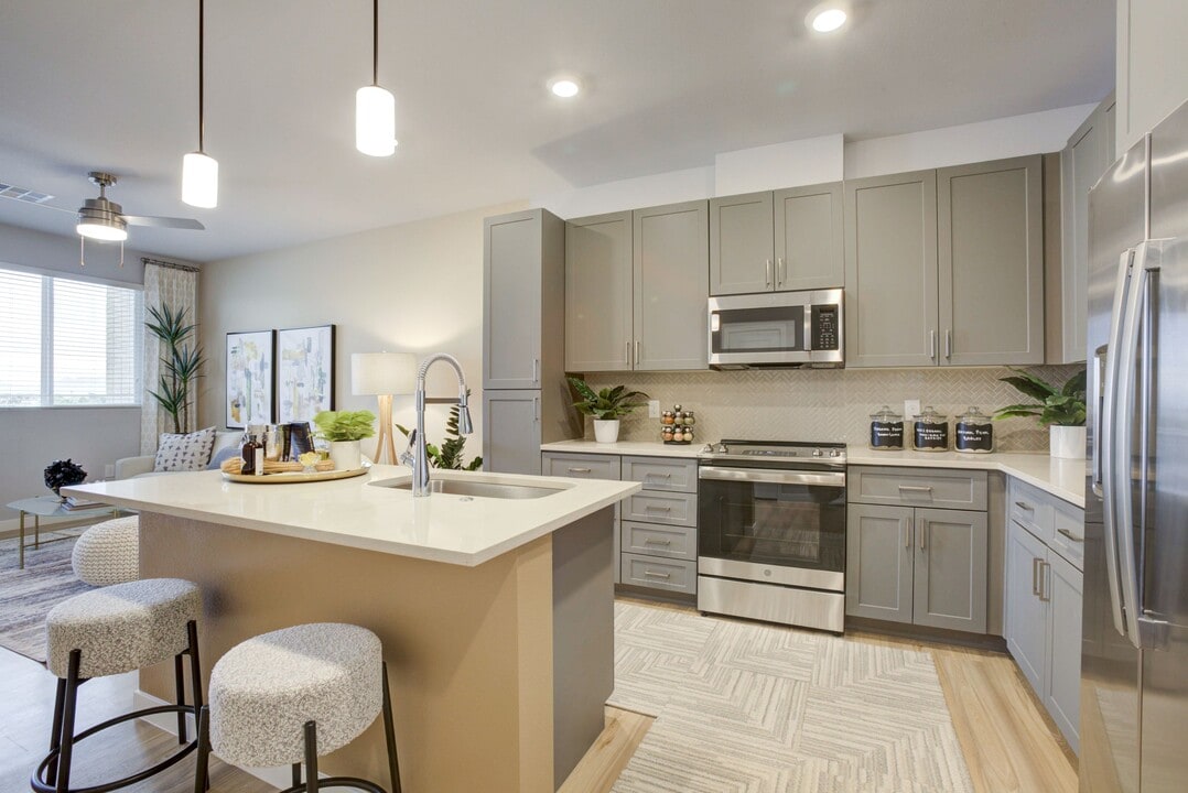 Lucent Scottsdale in Scottsdale, AZ - Building Photo