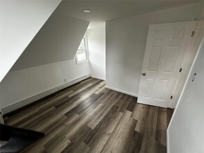 13 E Marie St in Hicksville, NY - Building Photo - Building Photo