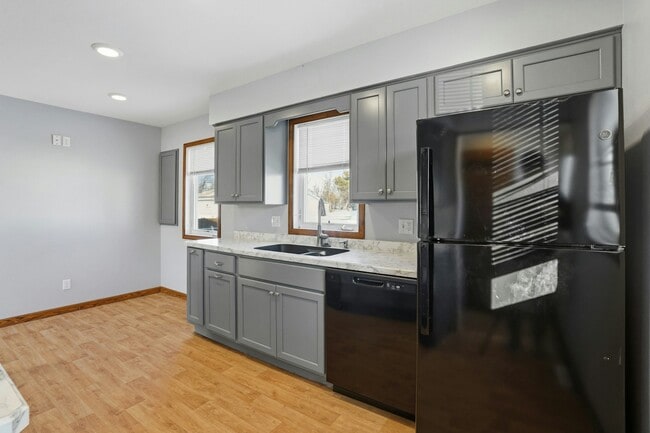 617 5th St SE in East Grand Forks, MN - Building Photo - Building Photo