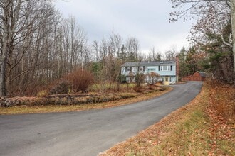 81 Orchard Path Rd in Weare, NH - Building Photo - Building Photo