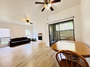 6602 Harbor Town Dr in Houston, TX - Building Photo - Building Photo