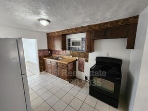 287 Fleet St in Rankin, PA - Building Photo - Building Photo