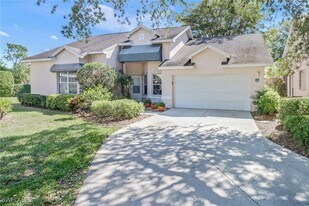 2663 Aft Ave in Naples, FL - Building Photo