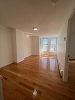 230 Lexington St, Unit 3 Apartamentos