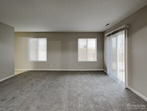 557 Cembra Dr in Greenwood, IN - Building Photo - Building Photo