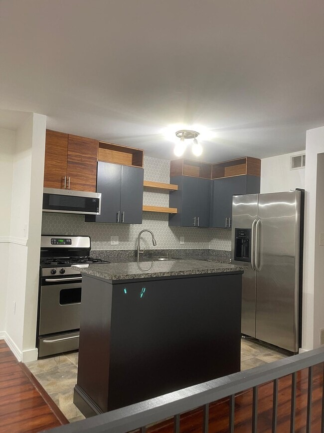 1205 Kenzie Dr, Unit 1205 in Pittsburgh, PA - Foto de edificio - Building Photo