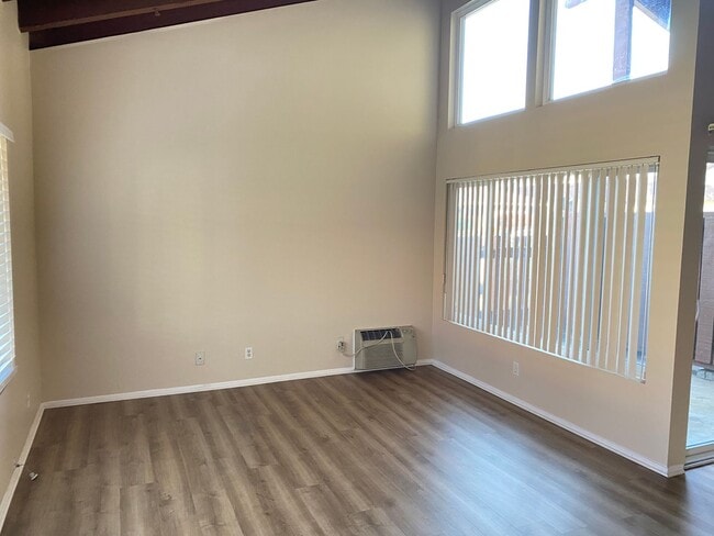 2638 Phipps Ave in Simi Valley, CA - Building Photo - Building Photo