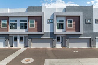 Arcadia 24 in Phoenix, AZ - Building Photo - Building Photo