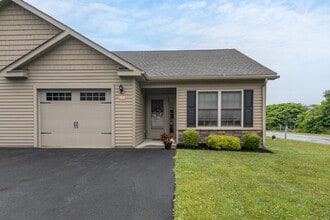 Brookfield Town Homes in Hamburg, NY - Building Photo - Building Photo