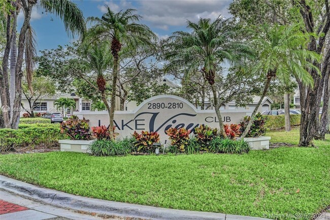 property at 2851 N Oakland Forest Dr