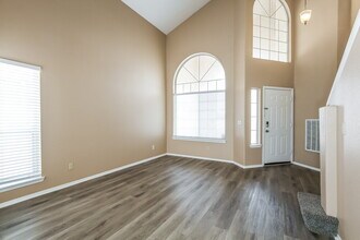 5005 Monte Del Sol Ln in North Las Vegas, NV - Building Photo - Building Photo
