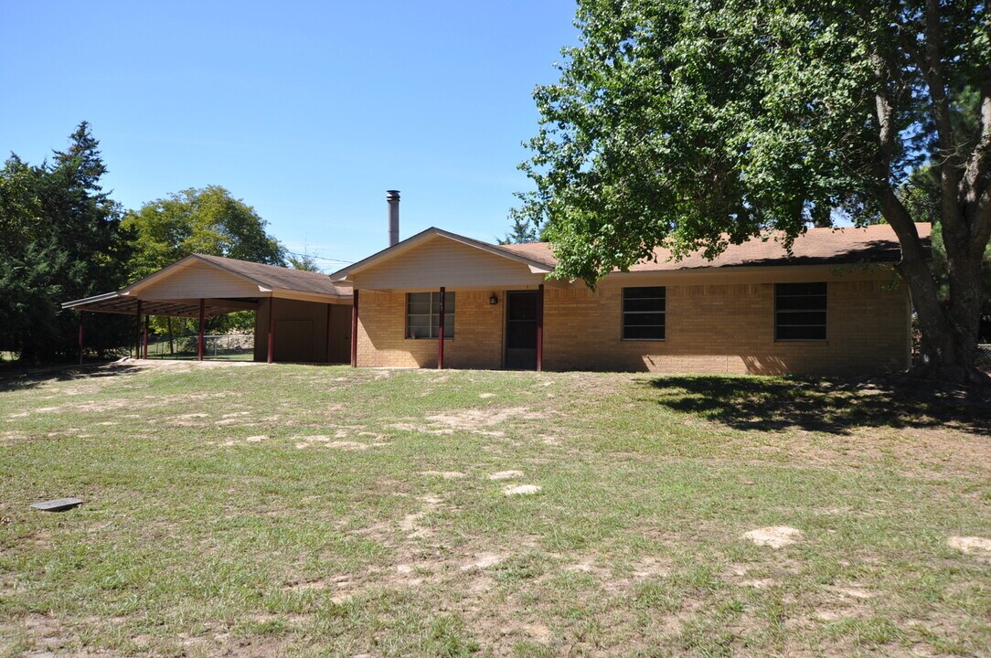 3143 County Rd 4167 in Tyler, TX - Building Photo
