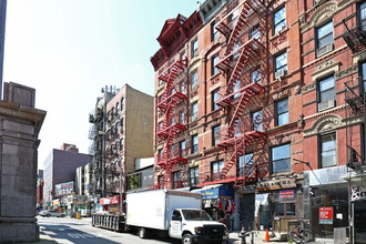 170 Delancey St in New York, NY - Building Photo - Building Photo